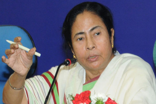 गौरक्षकों को दीदी की लताड़, कहा ‘ये लोग बताने वाले कौन होते हैं कि मैं क्या खाऊं’