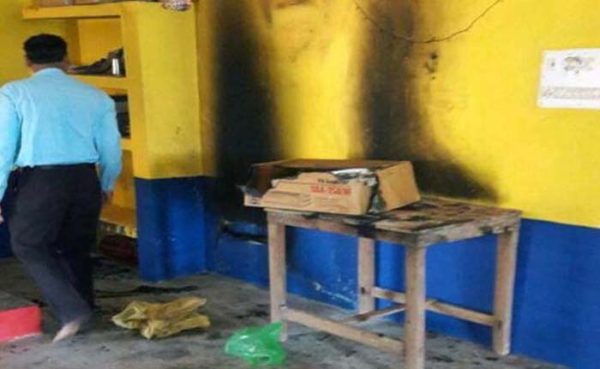 नारा न लगाने पर चर्च के पादरी और सात महीने की गर्भवती पत्नी को पेट्रोल छिड़ककर जलाने की कोशिश