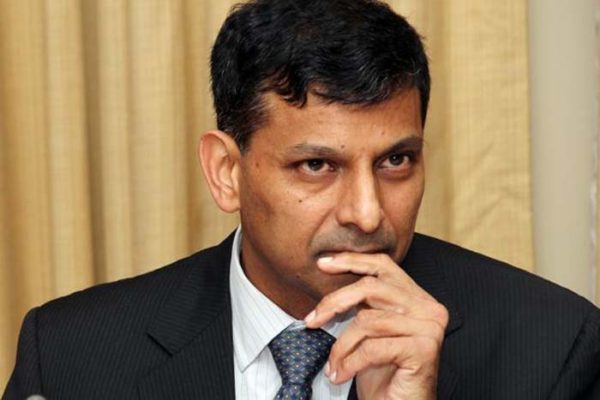 स्वामी ने राजन पर फिर लगाए आरोप, कहा ‘राष्ट्र हित में तत्काल बर्खास्त किए जाने की जरूरत’