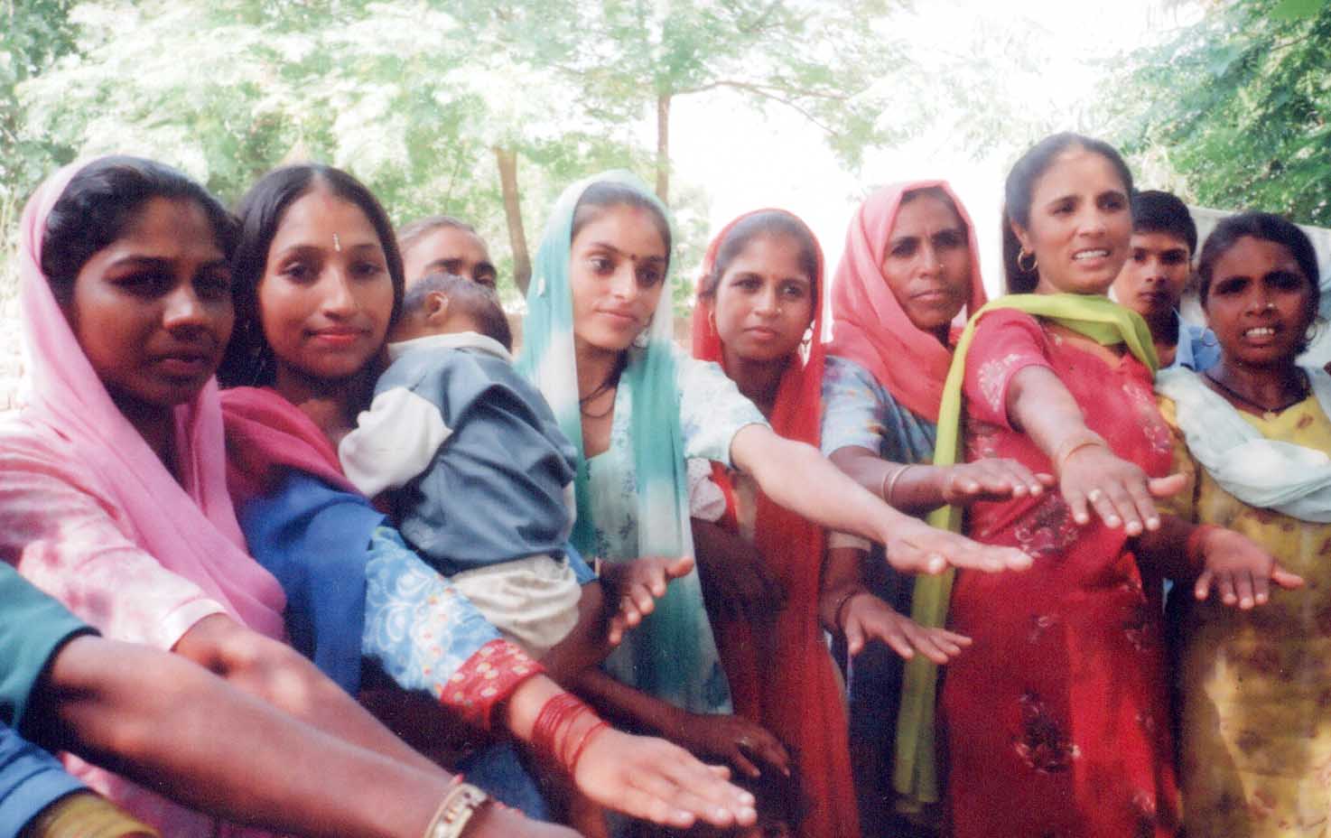 महिला दिवस पर विशेष: गांव तक महिला सशक्तिकरण को मज़बूत करने की ज़रूरत