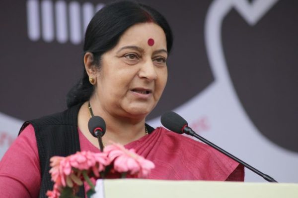 आगरा भ्रमण पर आये विदेशी दम्पति की डंडो से पिटाई, सुषमा ने मांगी रिपोर्ट