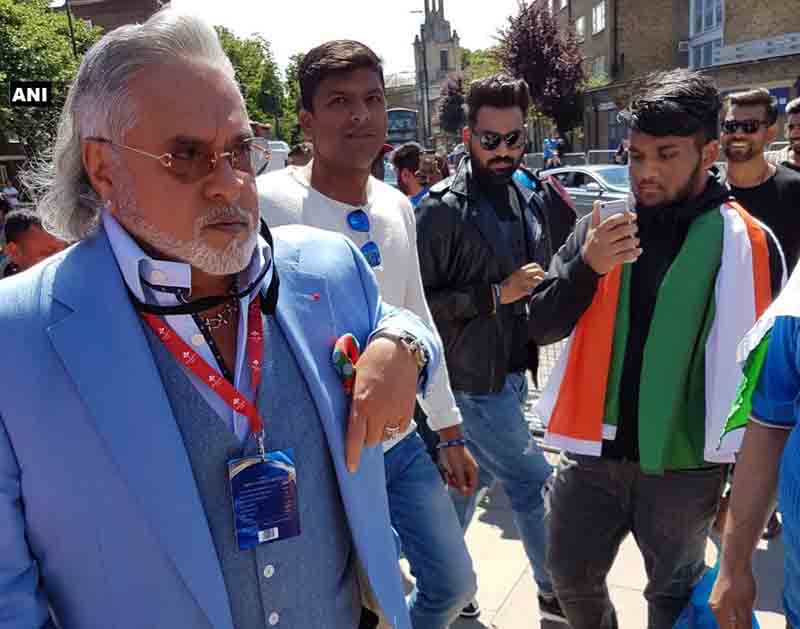 मैच देखने पहुंचे माल्या को देख लोग बोले “चोर चोर”