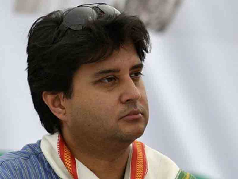 ज्योतिरादित्य सिंधिया ने भाजपा प्रदेश अध्यक्ष नंदकुमार सिंह चौहान को भेजा कानूनी नोटिस