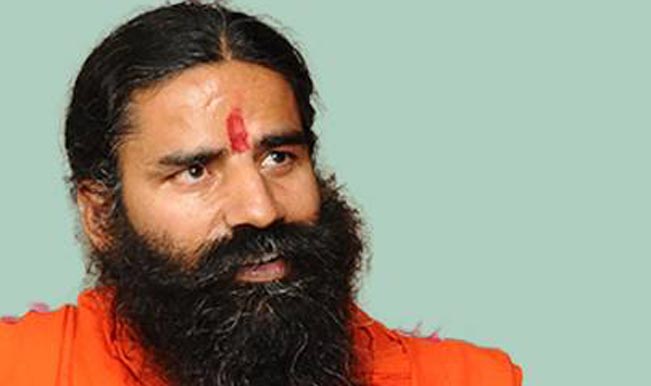 रामदेव के खिलाफ एफआईआर, स्वास्थ्य मंत्री बोले ‘अपना बयान वापस लें रामदेव’