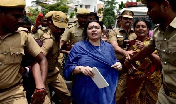 जयललिता की भतीजी दीपा को पोएस गार्डन स्थित उनके आवास में घुसने से रोका