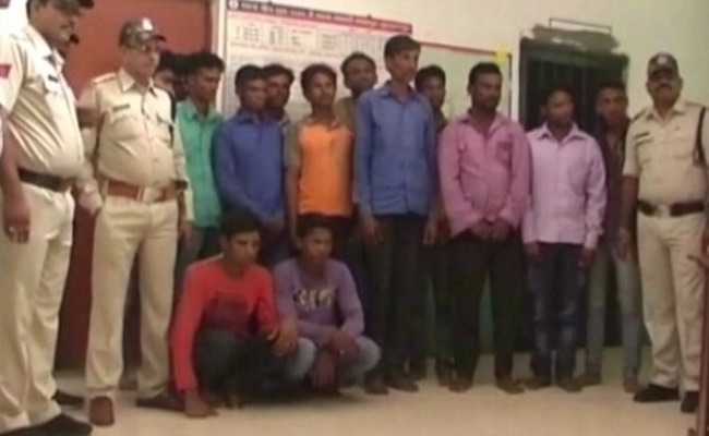 पाक की जीत पर मुसलमानो ने नहीं चलाये थे पटाखे, पुलिस ने यूँ बना दिया रस्सी का सांप