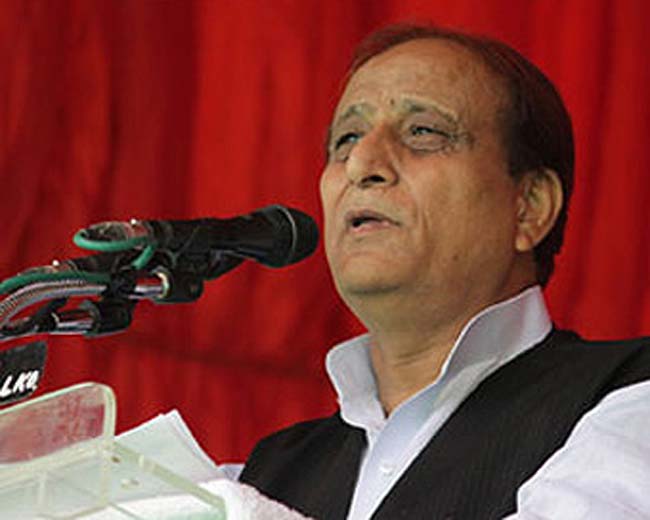 ताजमहल विवाद पर बोले आज़म : जिसके बीवी बच्चे नहीं होते वो क्या जानेगा प्यार