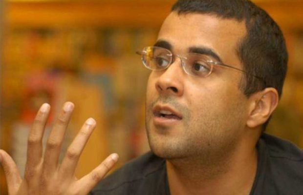 चेतन भगत ने पूछा- गाय की खाल निकालना सही तो गोमांस खाना गलत कैसे?