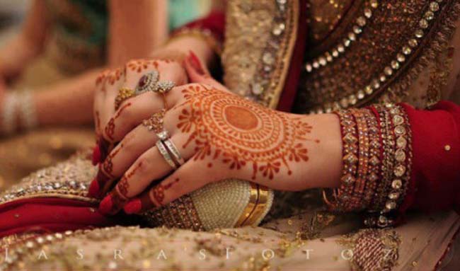 लव जिहाद मामले में लड़की के बयान के बाद हाईकोर्ट ने भेजा पति के पास