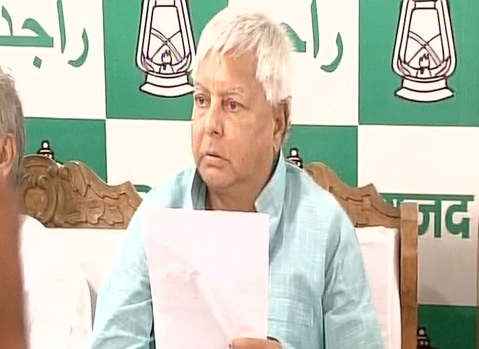 नीतीश ने नहीं माँगा तेजस्वी से इस्तीफा : लालू