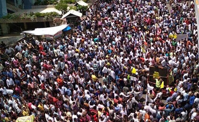 जीएसटी के खिलाफ सूरत में व्यापारियों का बड़ा प्रदर्शन