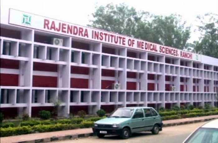 50 रुपये कम होने पर अस्पताल ने इलाज से किया इंकार, बच्चे की मौत