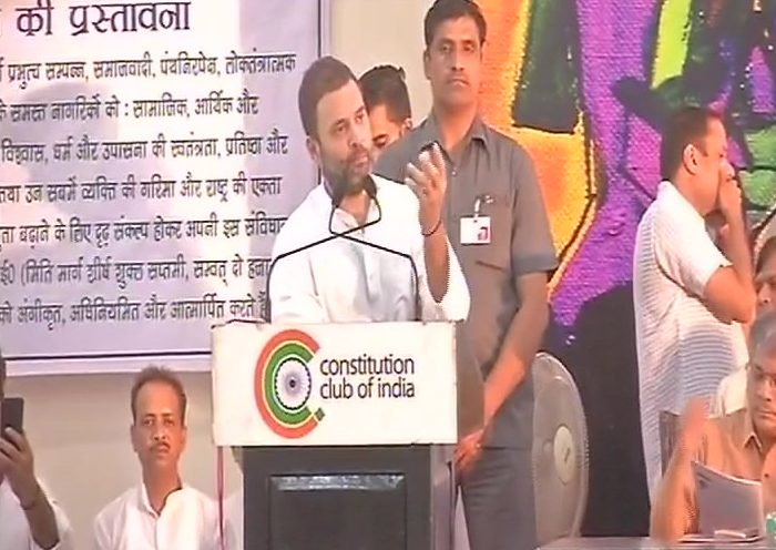 शरद यादव को मिला विपक्ष का साथ, राहुल बोले “RSS कहती है ‘ये देश हमारा है, तुम इसके नहीं हो’