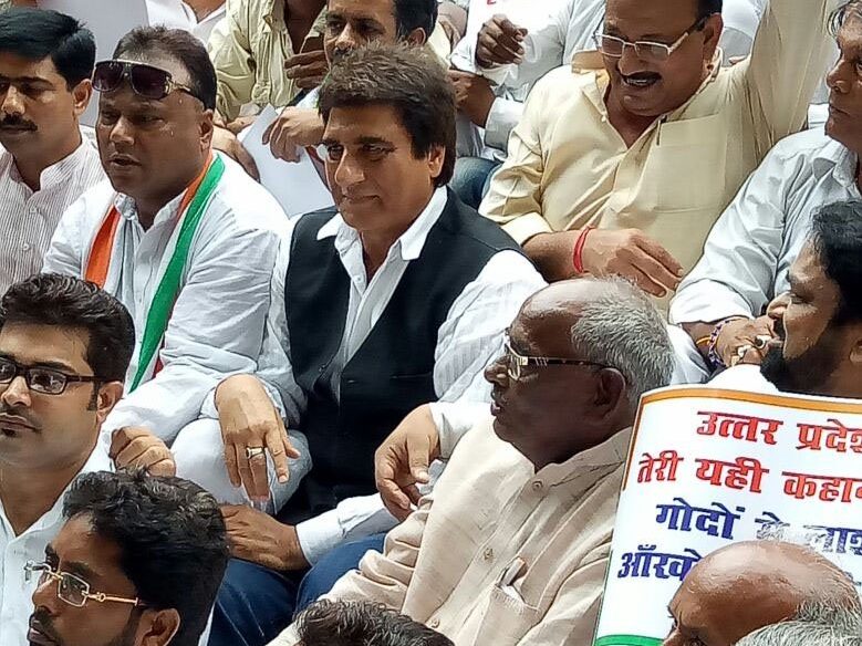 जन्माष्टमी पर एक कंस ने बच्चो की हत्या करवाई थी, अब यूपी सरकार ने कराई है: राजबब्बर