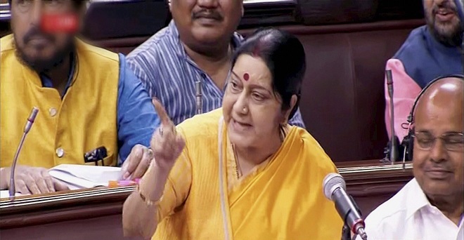 नेहरू पर सुषमा के बयान से संसद में घिरी सरकार, कांग्रेस ने दिया विशेषाधिकार हनन का नोटिस