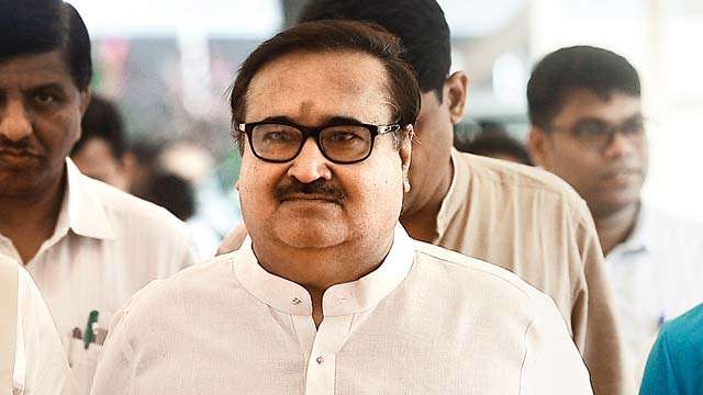 अमित शाह के करीबी मंत्री पर 800 करोड़ के घोटाले का आरोप