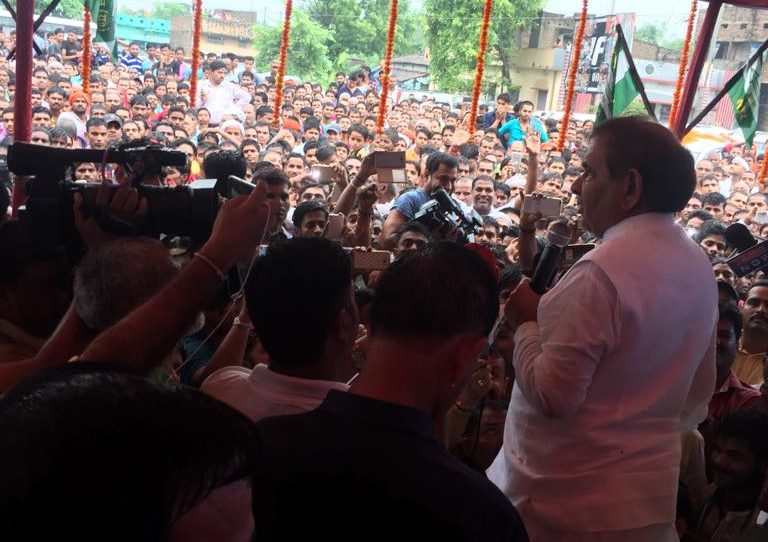 शरद यादव की दो टूंक: सरकारी जेडीयू के हेड नीतीश हैं, मैं जनता के जेडीयू का नेता हूं