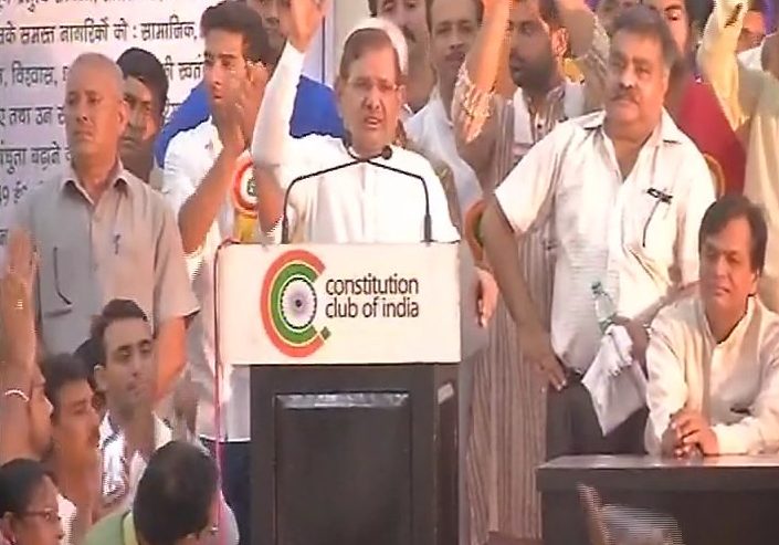 जब जनता खड़ी हो जाती है तो कोई भी हिटलर नहीं जीत पाता: शरद यादव