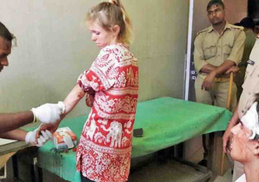 अतिथि देवो भव: सेल्फी के चक्कर में देश के सम्मान पर आंच