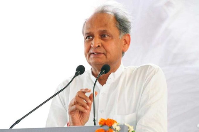 राजस्थान में एकजुट हुए सत्तारूढ़ दल के विधायक, 13 निर्दलीय विधायकों से गहलोत की बैठक