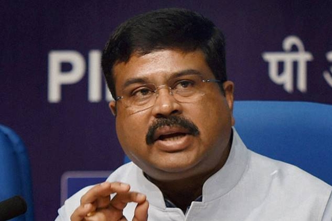 जीएसटी पर मंत्रीजी की दलील “नया जूता भी तीन दिन काटता है”