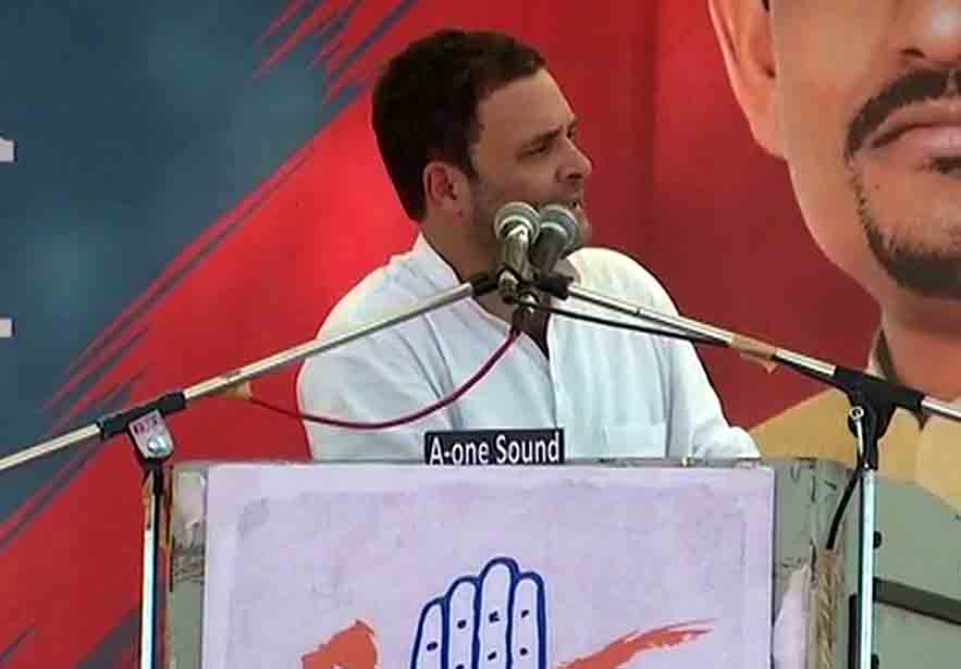 गुजरात में बोले राहुल: “ये कांग्रेस वाला जीएसटी नहीं बीजेपी का गब्बर सिंह टेक्स है”