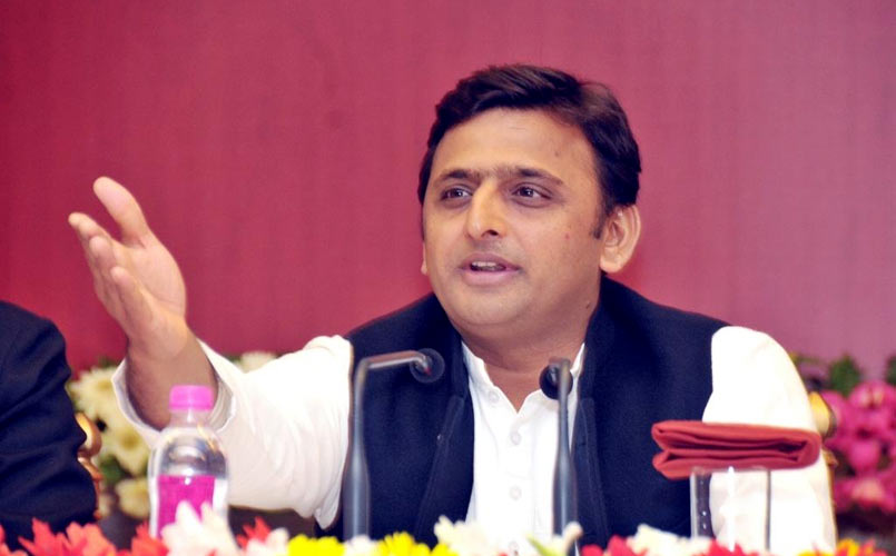 खनन घोटाले की चपेट में आयीं IAS चंद्रकला, CBI का छापा, अखिलेश यादव से भी हो सकती है पूछताछ