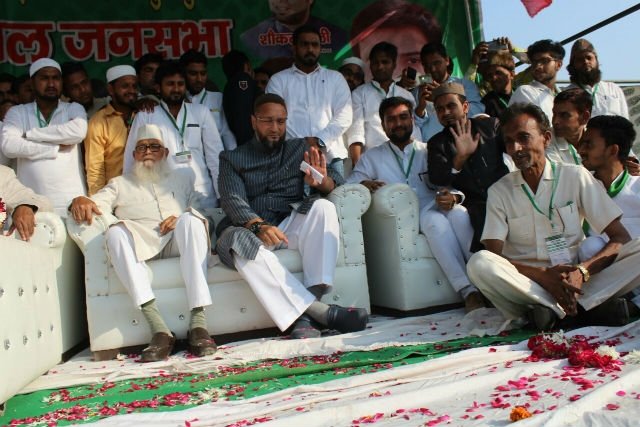 ओवैसी बोले ‘अखिलेश और योगी सरकार में नही कोई फर्क, सपा से दूर रहें मुसलमान’