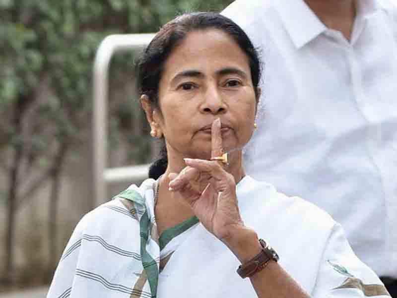 ममता ने दिखाई दिलेरी, कहा ‘बंगाल में रिलीज होगी पद्मवती’