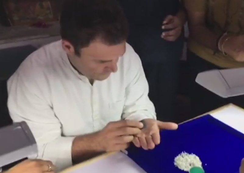 सूरत के कारोबारियों से मिले राहुल, कहा ‘कारोबारियों की आवाज़ बनेगी कांग्रेस’