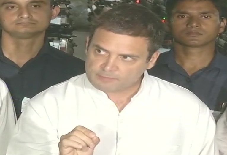 सूरत में बोले राहुल गांधी: जीएसटी में बदलाव की बेहद जरूरत