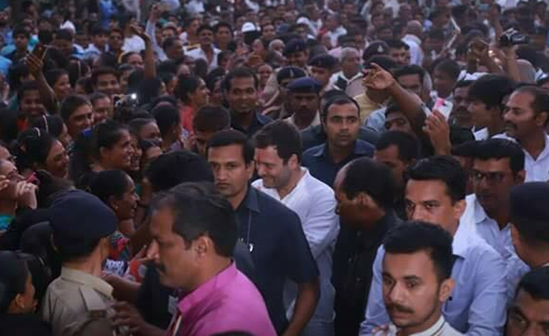 राहुल बोले “पीएम मोदी गुजरात के लोगों पर ट्रिक आजमाते हैं”