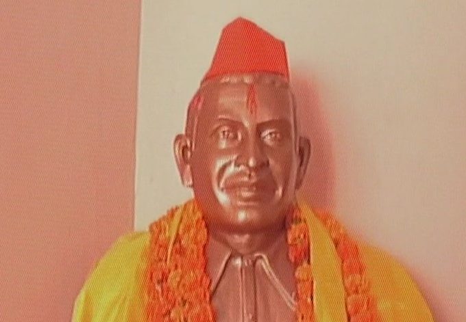 हिन्दू महासभा का कमरा सील, हटाई गयी गोडसे की मूर्ति