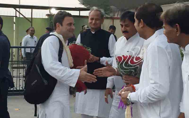 राज्य सभा चुनाव के मद्देनज़र गुजरात के भी कुछ कांग्रेस विधायक भेजे गए राजस्थान