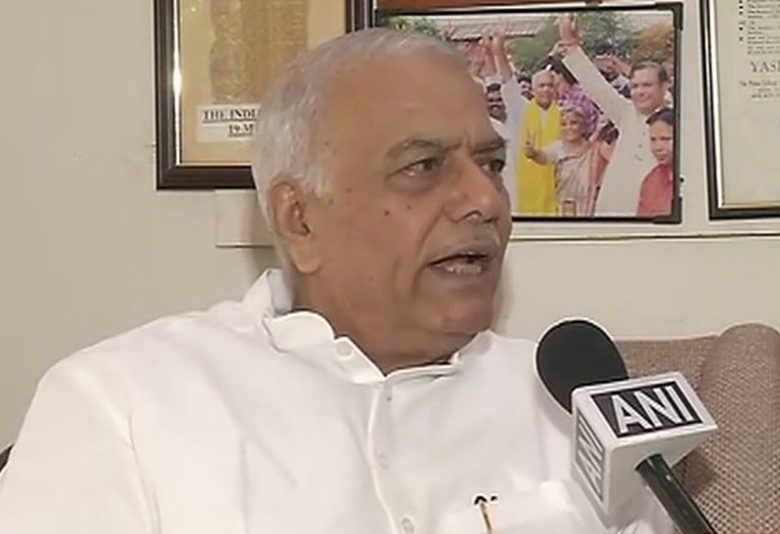 यशवंत सिन्हा के तीन दिवसीय गुजरात दौरे की खबर से बीजेपी में हलचल