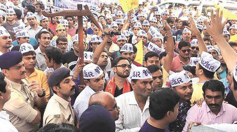 पाटीदारो के इस नए नारे से बीजेपी की फजीहत