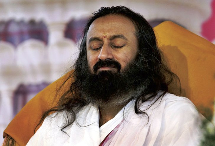 श्री श्री का धमकी भरा बयान ‘अयोध्या विवाद नहीं सुलझा तो सीरिया बन जायेगा भारत’