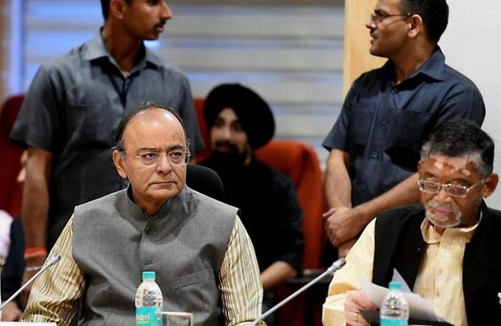 जीएसटी पर बैकफुट पर सरकार, अब 227 की जगह 50 चीजों पर लगेगा 28 फीसदी जीएसटी