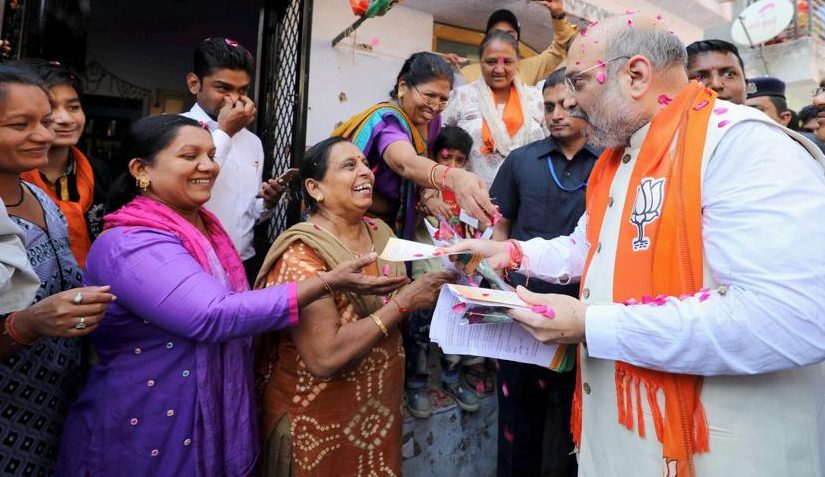 पाटीदार, ओबीसी और दलित छिटके तो मुसलमानो पर डोरे डाल रही बीजेपी