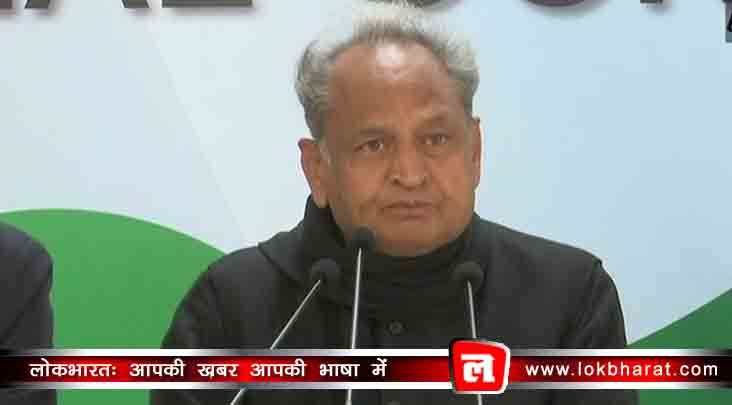 मतदान के बाद पीएम मोदी का रोड शो, कांग्रेस ने चुनाव आयोग पर उठाये सवाल