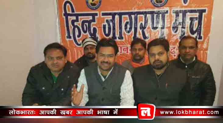 क्रिसमस न मनाने देने की धमकी देने वाले पुलिस के भय से भूमिगत