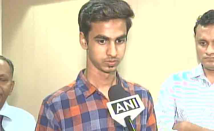 जस्टिस लोया के बेटे ने कहा ‘पिता की मौत का राजनीतिकरण नहीं चाहते’