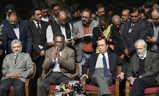 अब सुप्रीम कोर्ट के जजों को मिला 4 पूर्व जजों का साथ, चीफ जस्टिस के नाम लिखा खुला पत्र