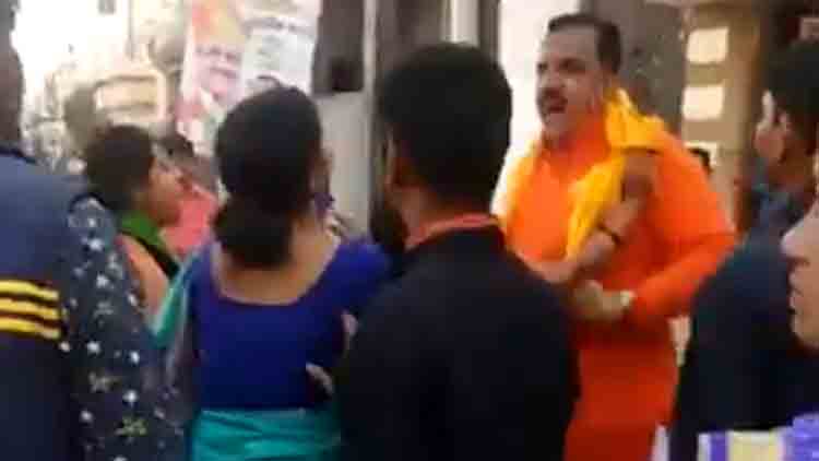 बीजेपी विधायक ने उठाया दलित महिलाओं पर हाथ, एफआईआर दर्ज