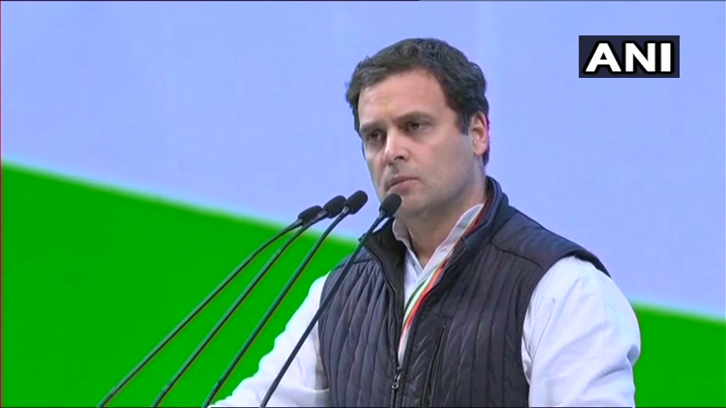 राहुल का संघ पर हमला: सावरकर ने अंग्रेजों से दया और क्षमादान की भीख मांगते हुए लिखा था पत्र