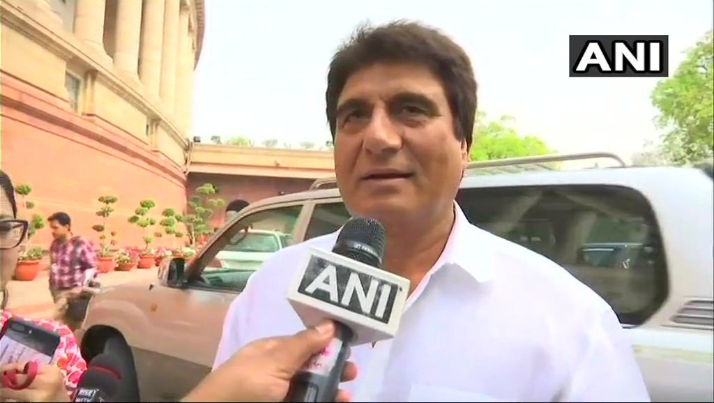 यूपी में पार्टी की हार के लिए राजबब्बर ने भेजा इस्तीफा