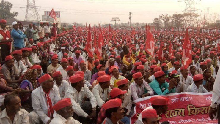 महाराष्ट्र सरकार से हक मांगने मुंबई पहुंचे 40 हज़ार किसान