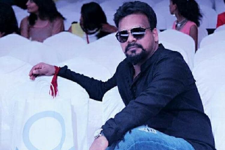 फ़र्ज़ी न्यूज़ छापने वाला ‘पोस्टकार्ड’ का सम्पादक गिरफ्तार, पीएम मोदी करते थे ट्वीटर पर फॉलो