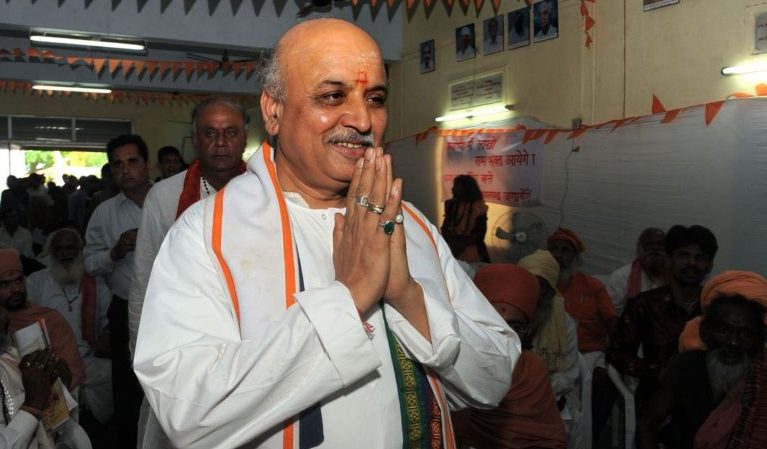 राम मन्दिर को लेकर तोगड़िया का अनिश्चितकालीन अनशन शुरू, पीएम मोदी को याद दिलाया वादा  