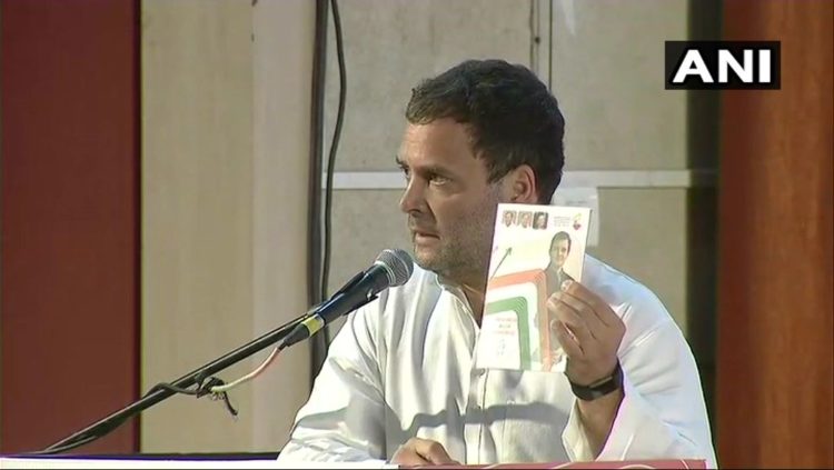 कर्नाटक में कांग्रेस ने जारी किया घोषणा पत्र, राहुल बोले ‘इसमें हैं जनता के मन की बात’